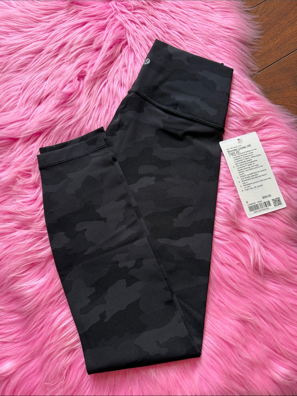 Lululemon size 6 Wunder under  HR Tight 25" *Full-On Luxtreme
Heritage 365 Camo